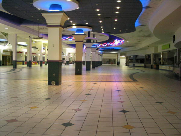 Wonderland Mall (Wonderland Shopping Center) - 2004 Photo